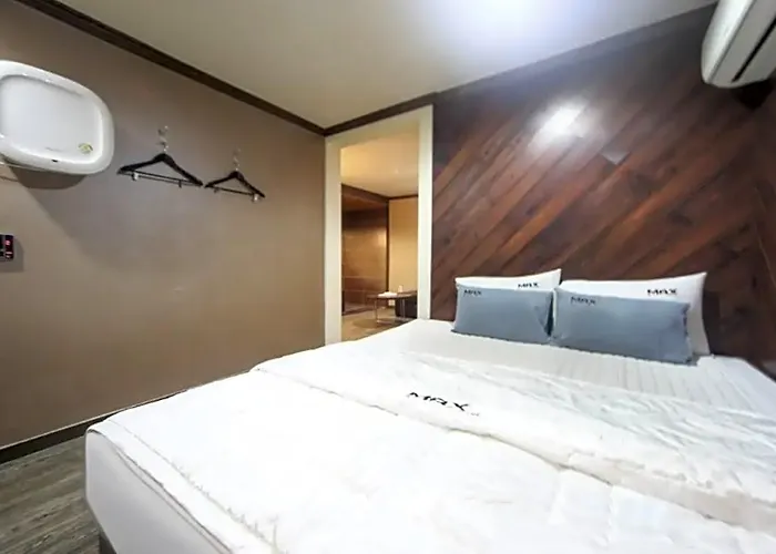 Jaesongdong Max Hotel