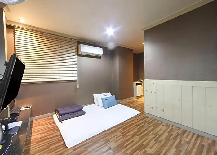 Hotel Jaesongdong Max