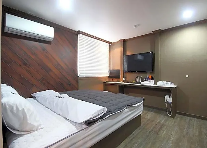 Hotel Jaesongdong Max Busan