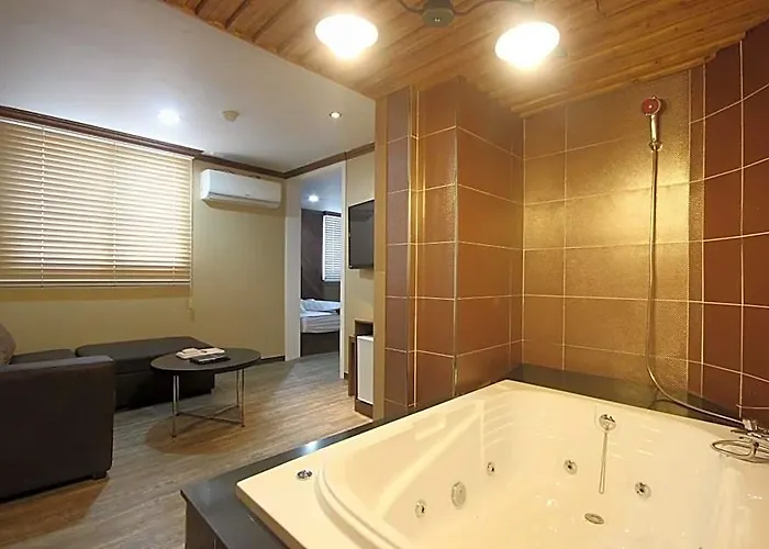 Hotel Jaesongdong Max