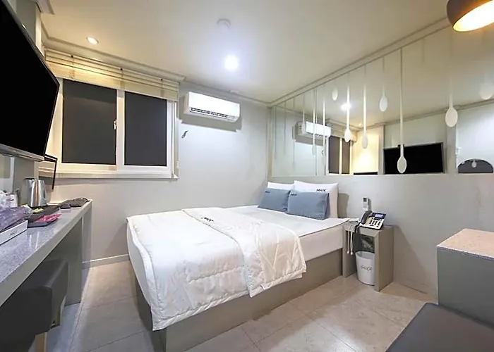 Jaesongdong Max Hotel