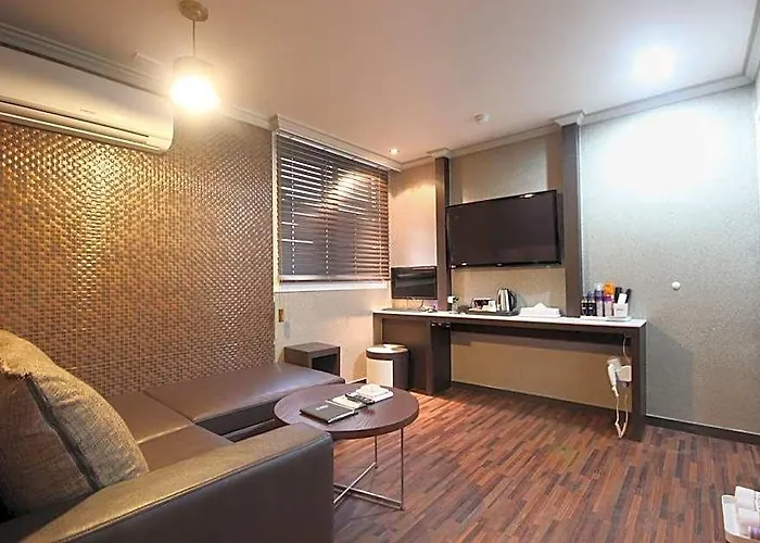 Jaesongdong Max Hotel