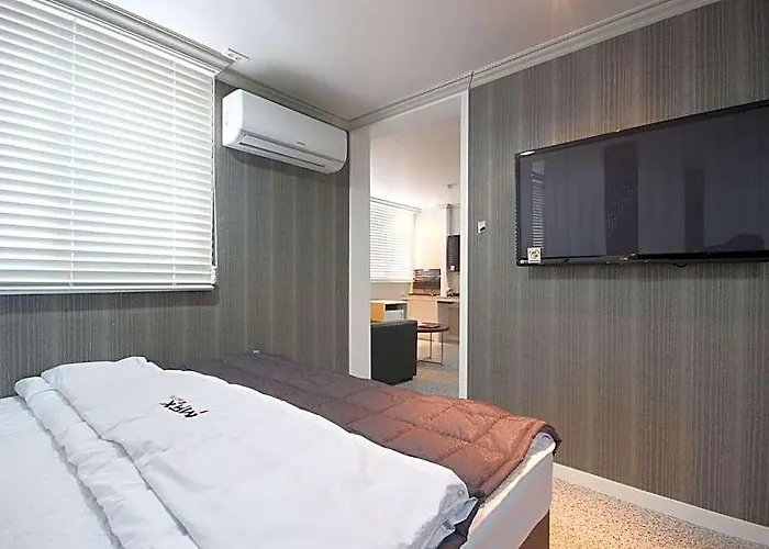 Jaesongdong Max Hotel Busan