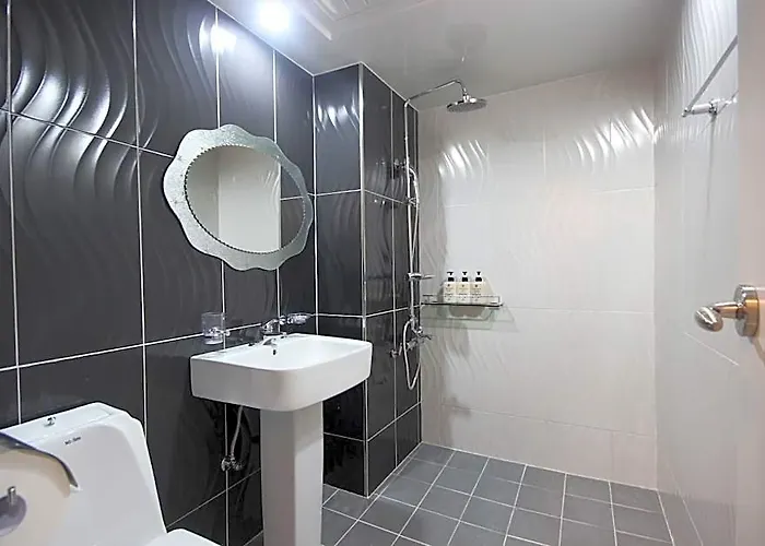 Jaesongdong Max Hotel Busan