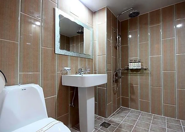 Jaesongdong Max Hotel Busan